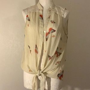 0X tan sleeveless shirt with butterflies